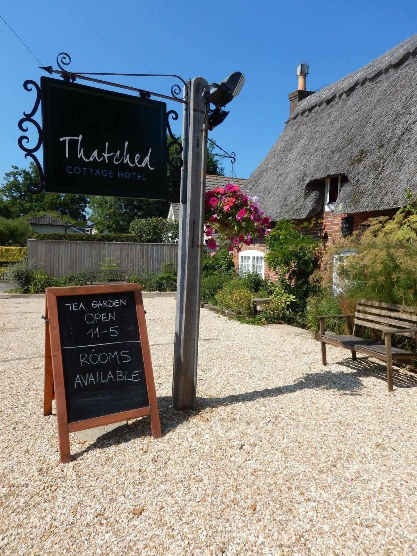 Thatched Cottage Hotel Brockenhurst Exterior photo